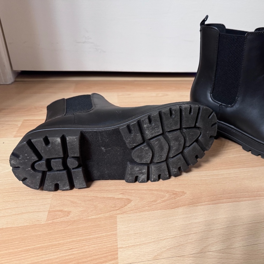 SODA boots